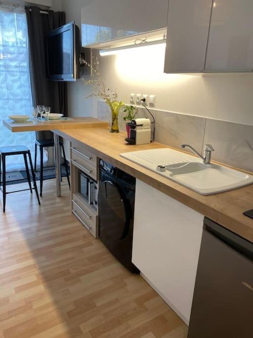 Le Cosy Tassin - Rez De Jardin Lejlighed Eksteriør billede